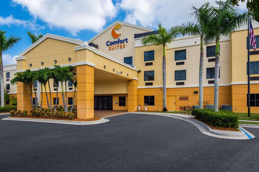 Comfort Suites Vero Beach I-95 מראה חיצוני תמונה