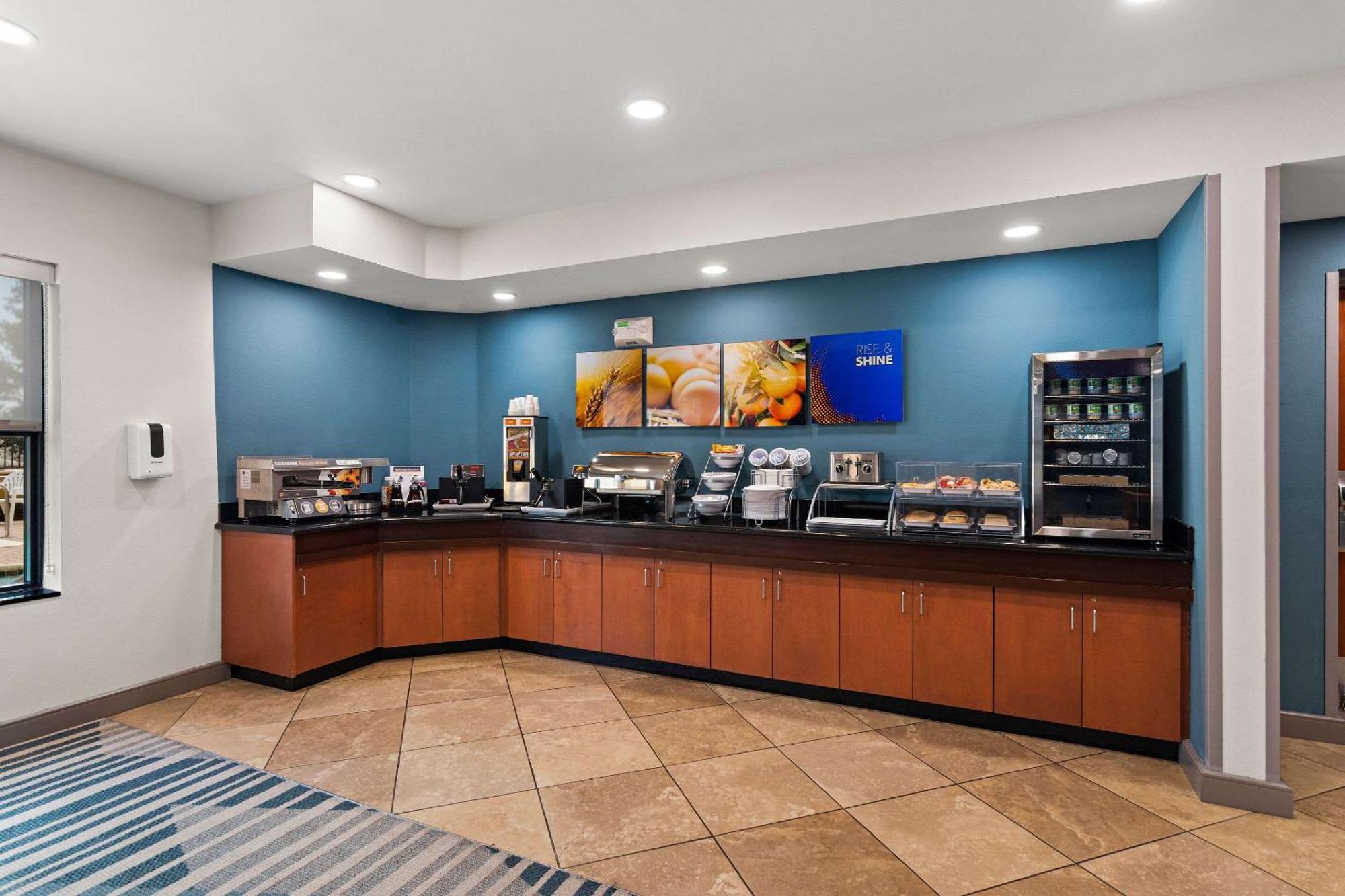 Comfort Suites Vero Beach I-95 מראה חיצוני תמונה