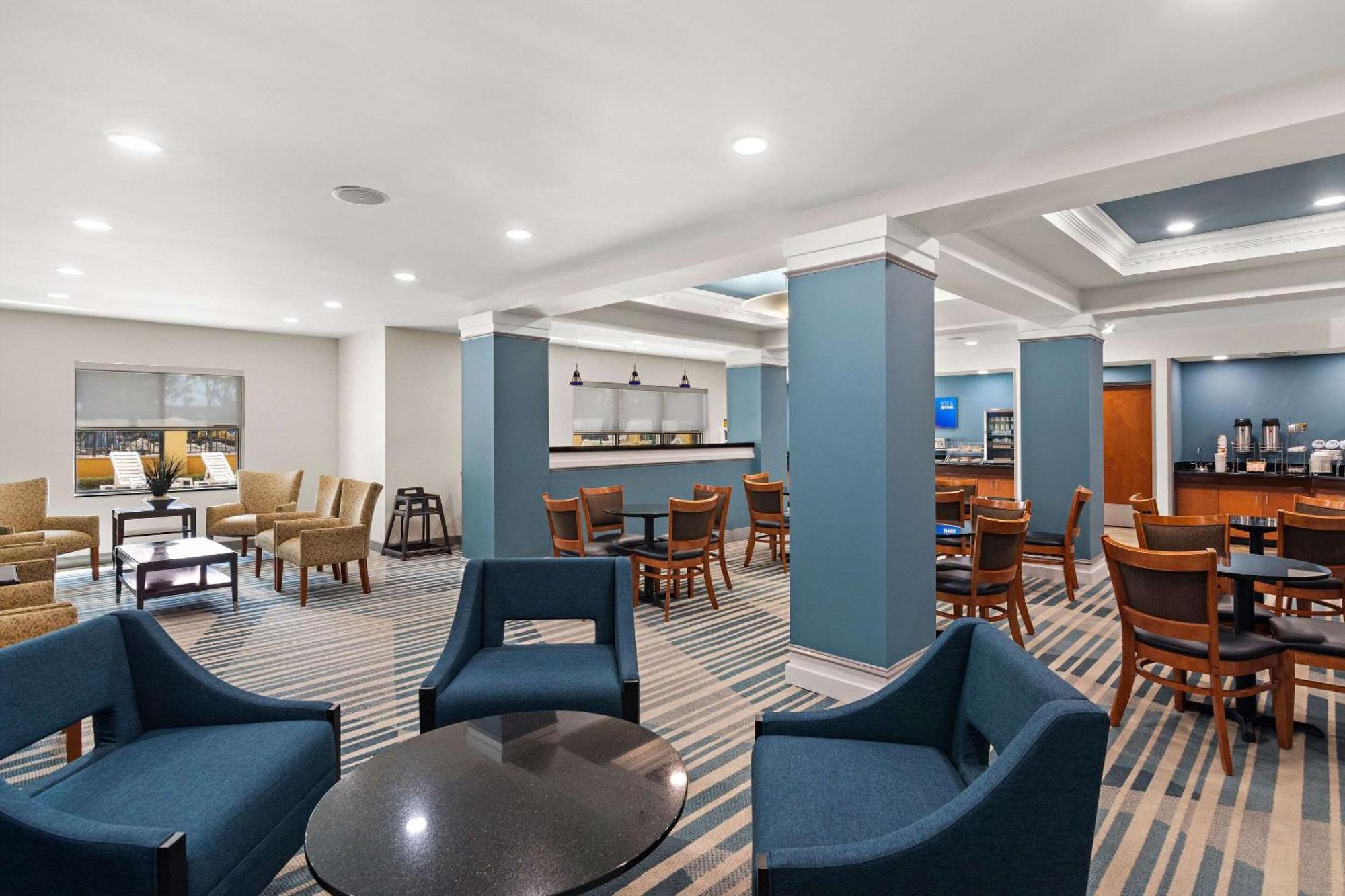 Comfort Suites Vero Beach I-95 מראה חיצוני תמונה
