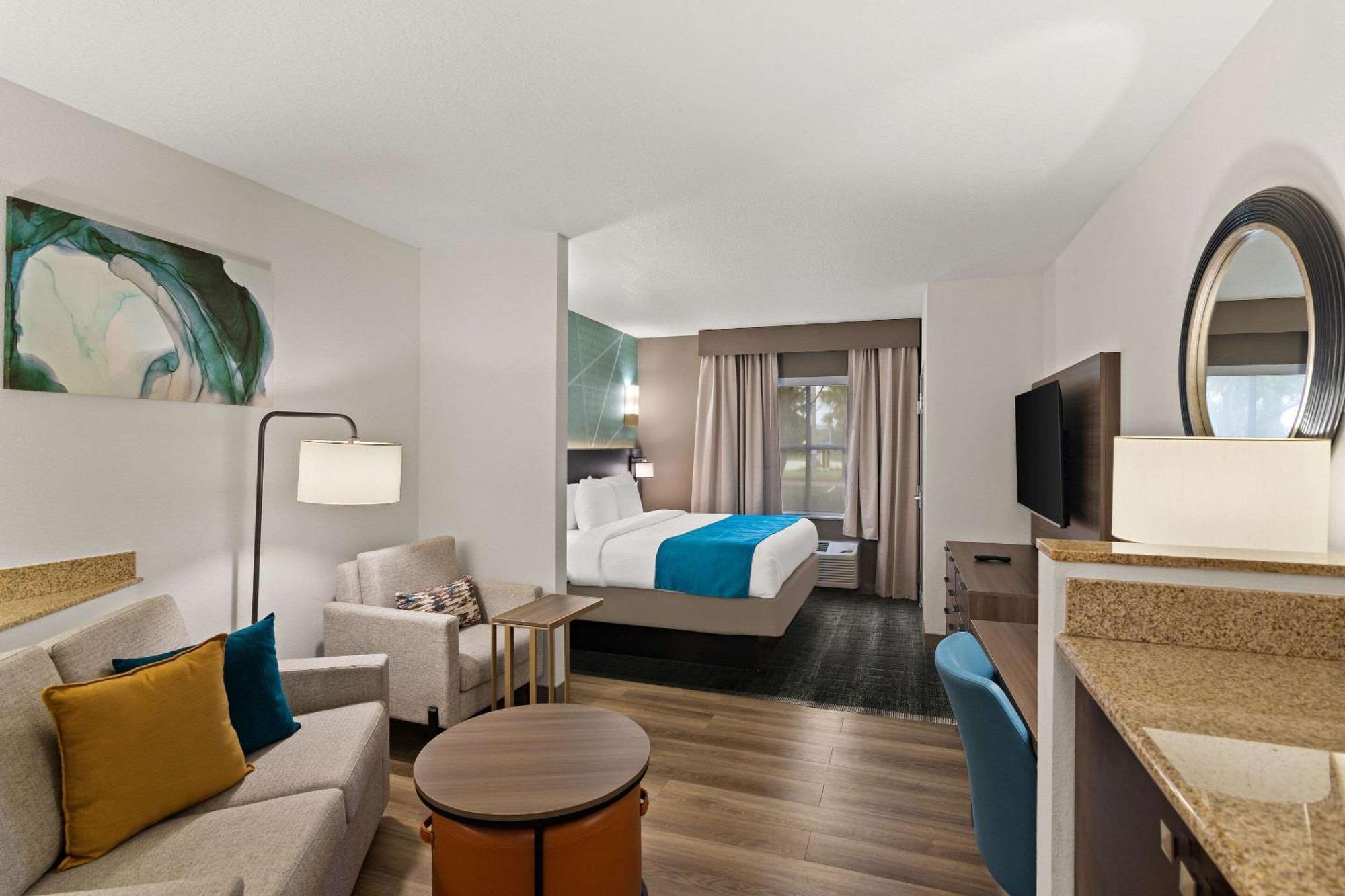 Comfort Suites Vero Beach I-95 מראה חיצוני תמונה