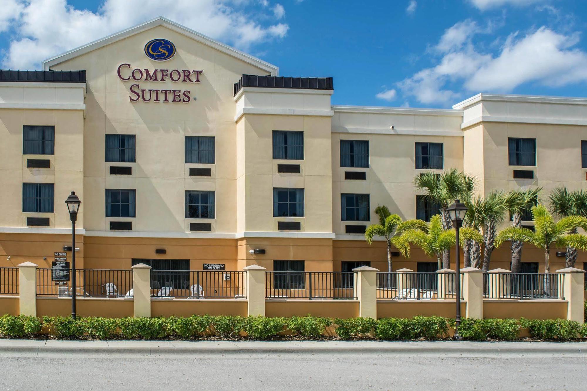 Comfort Suites Vero Beach I-95 מראה חיצוני תמונה