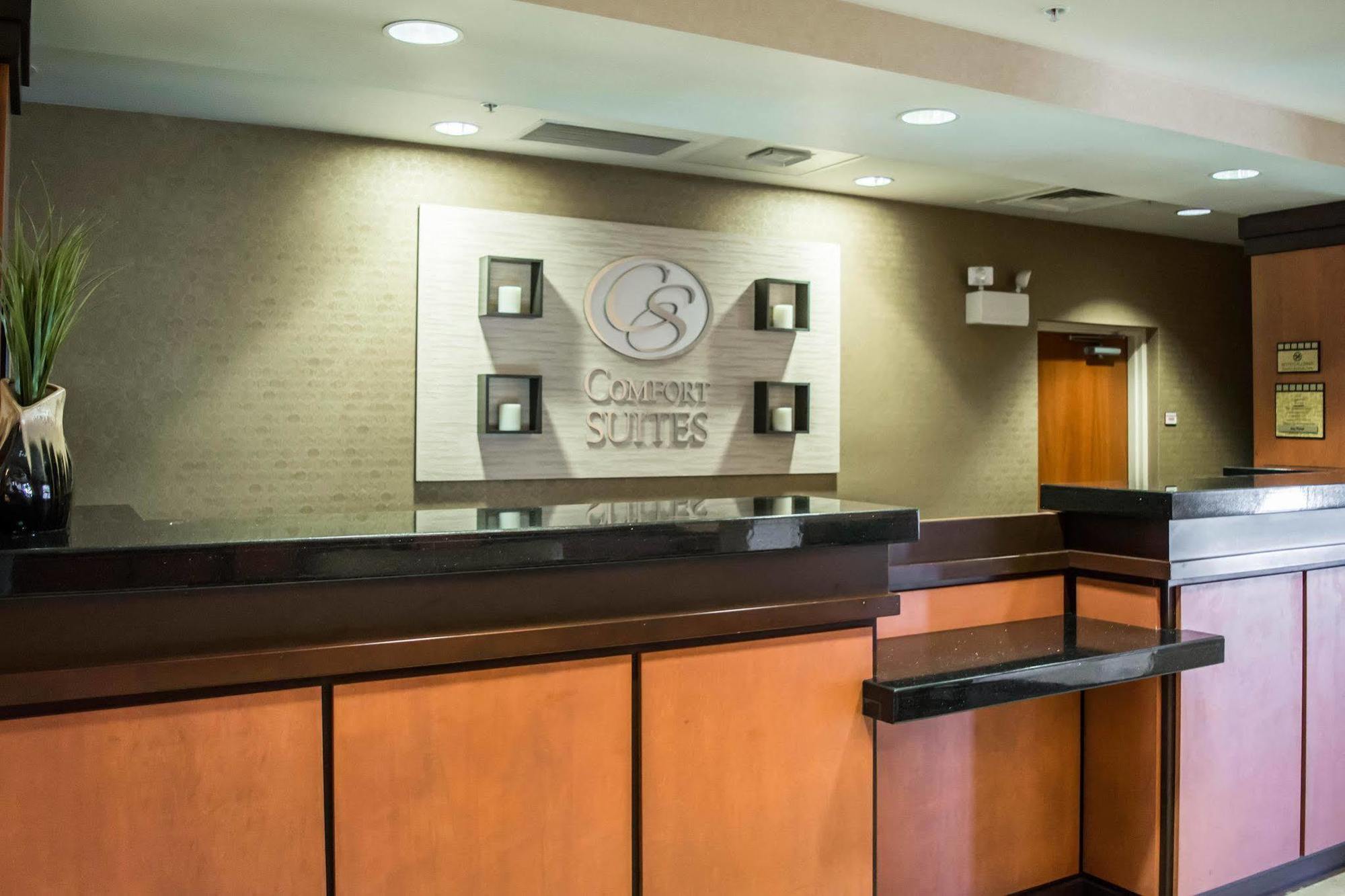 Comfort Suites Vero Beach I-95 מראה חיצוני תמונה